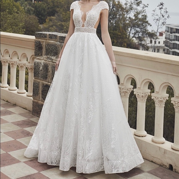 Wedding dress size 8 - Picture 3 of 4